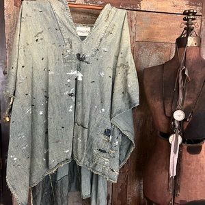 Magnolia Pearl Felix Artist Poncho Top
530-Artclass